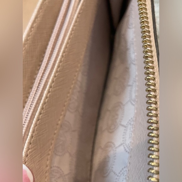 Michael Kors Jet Set Travel Continental Wallet in Blush - Picture 8 of 10